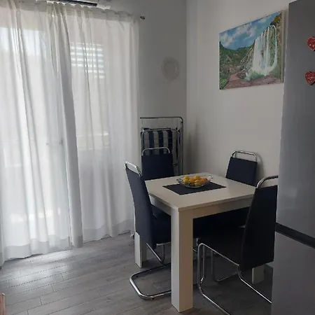 Vesna Meterize A2+1 Sibenik